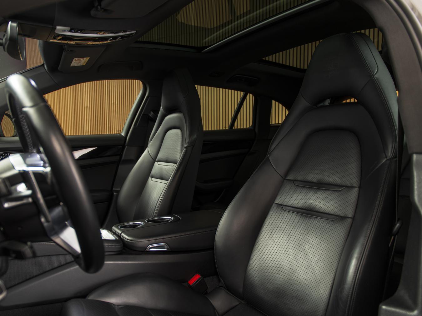 Porsche Panamera 4 E-Hybrid Sports Turismo