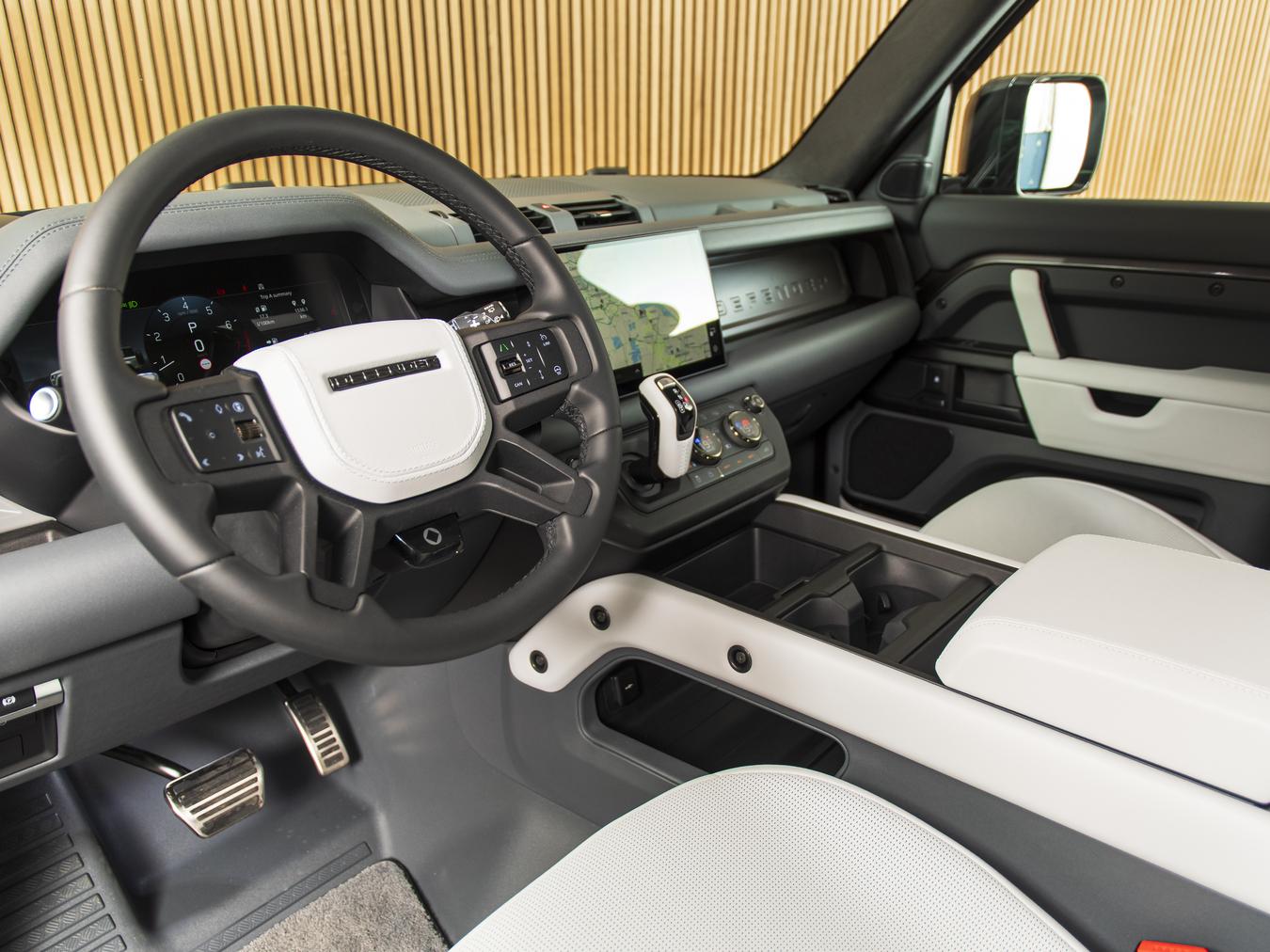 Land Rover Defender 110 P635 AWD OCTA