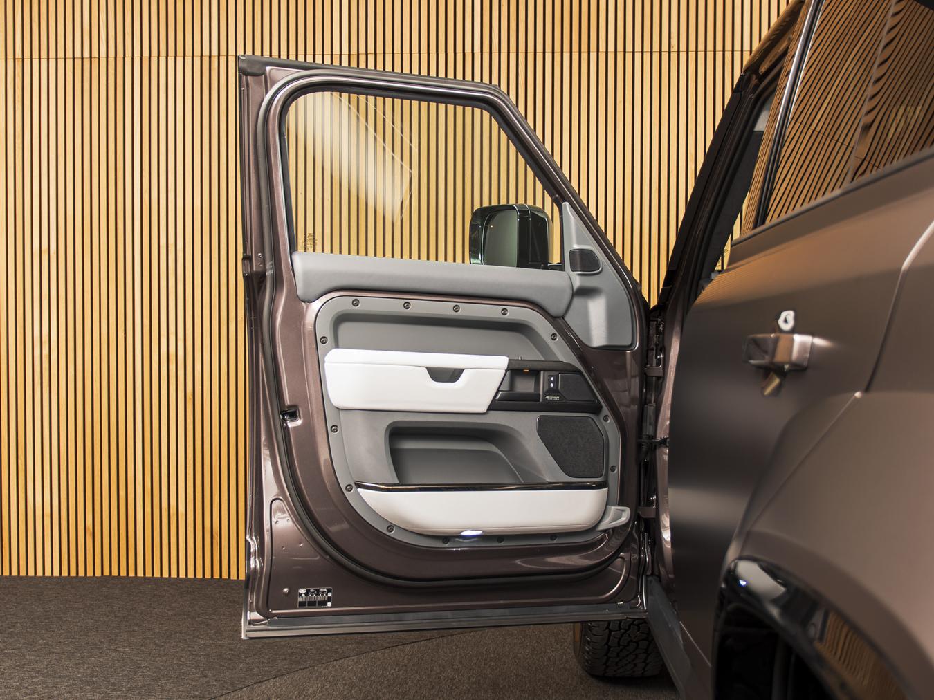 Land Rover Defender 110 P635 AWD OCTA