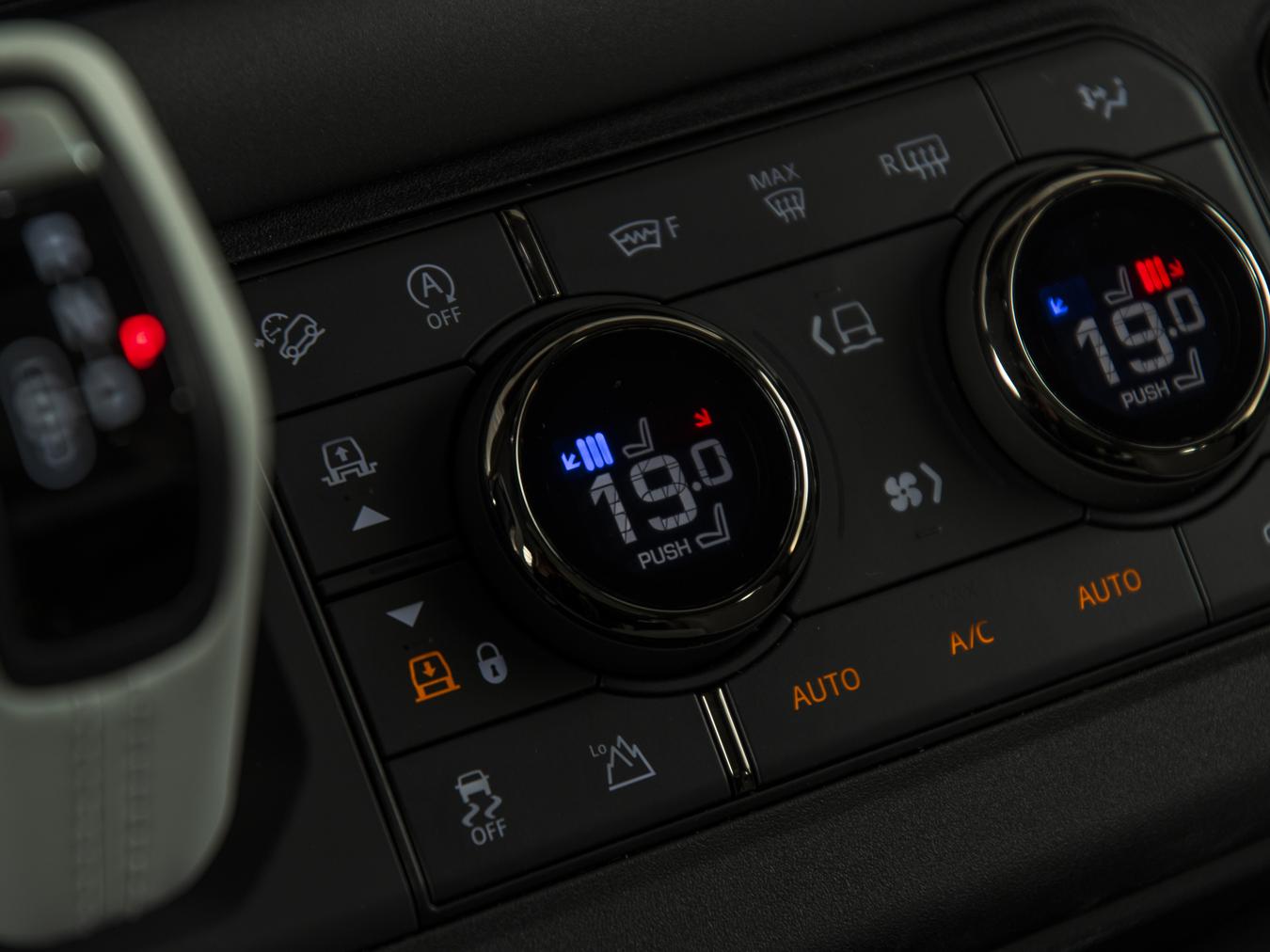 Land Rover Defender 110 P635 AWD OCTA