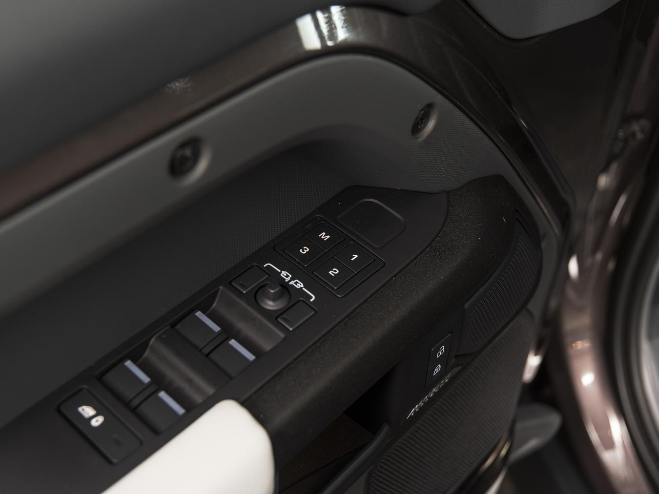 Land Rover Defender 110 P635 AWD OCTA