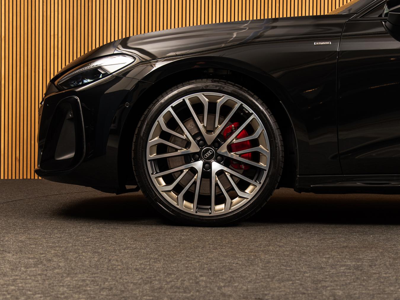 Audi A5 Avant E-Hybr Quattro S-Edition Competition