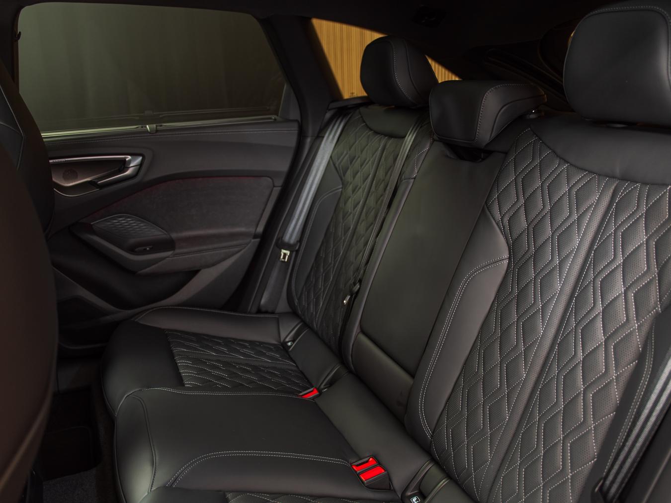 Audi A5 Avant E-Hybr Quattro S-Edition Competition