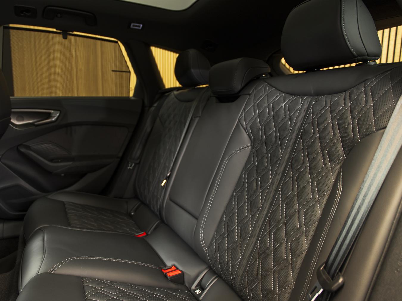 Audi A5 Avant E-Hybr Quattro S-Edition Competition