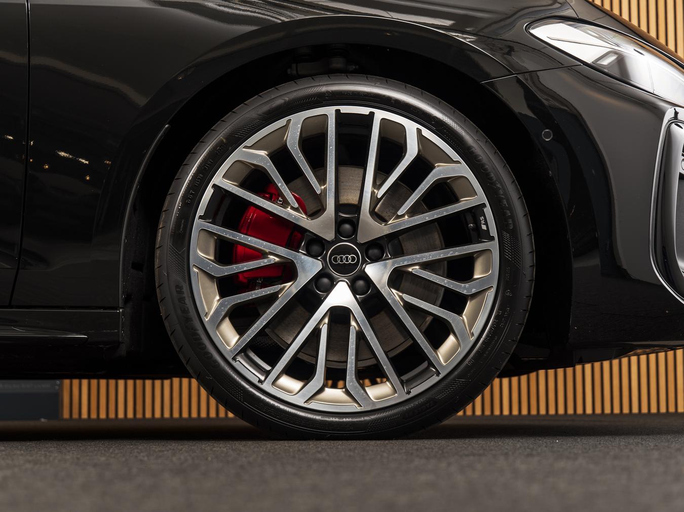 Audi A5 Avant E-Hybr Quattro S-Edition Competition