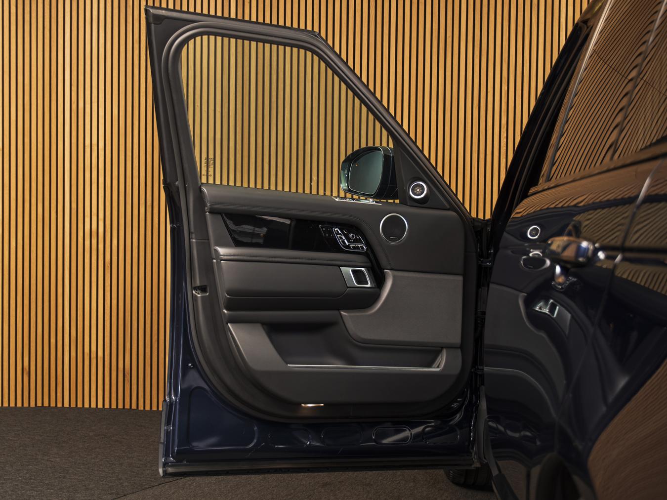 Land Rover Range Rover P400e Autobiography
