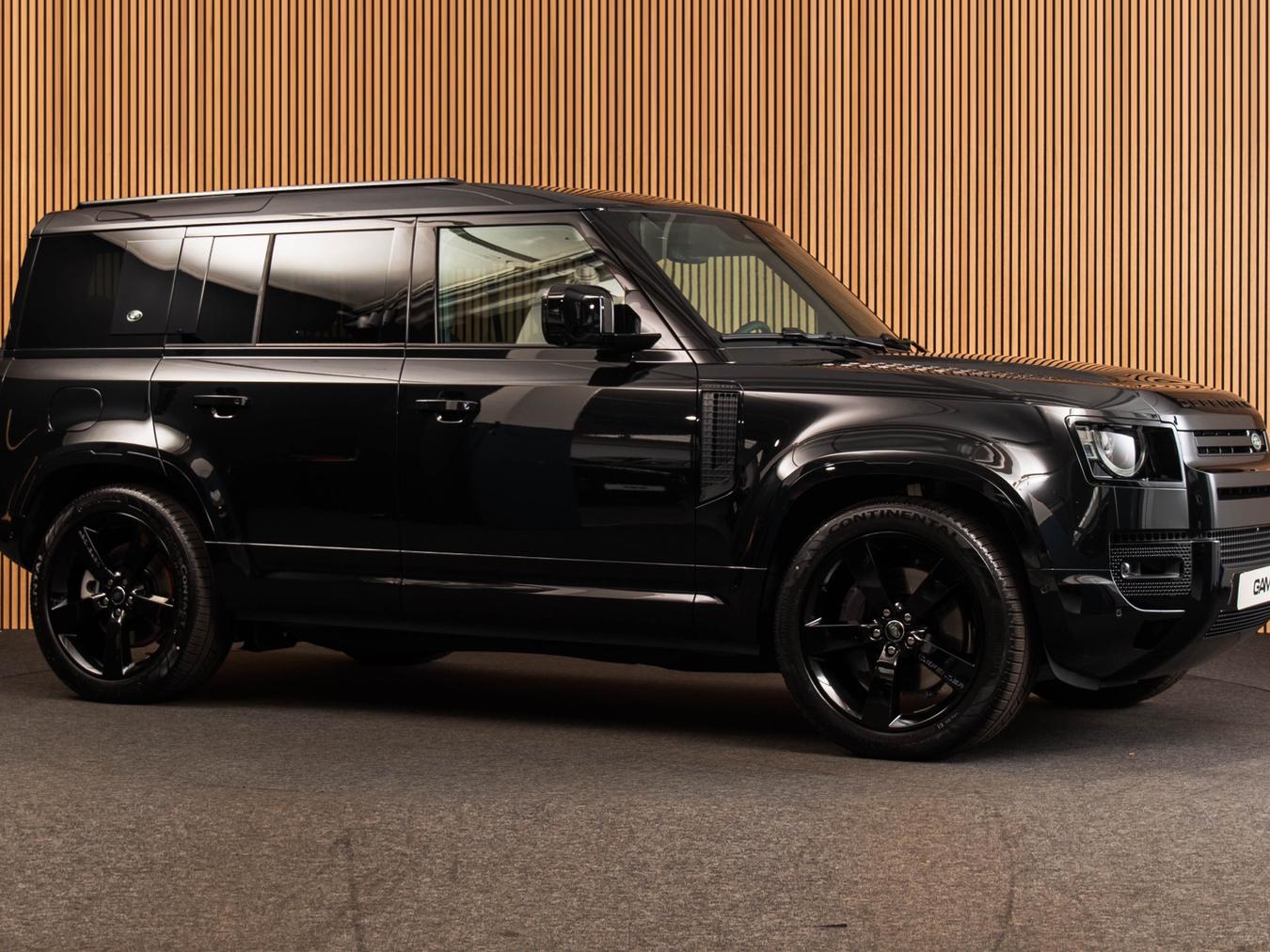 Land Rover Defender 110 X-Dynamic HSE P400e