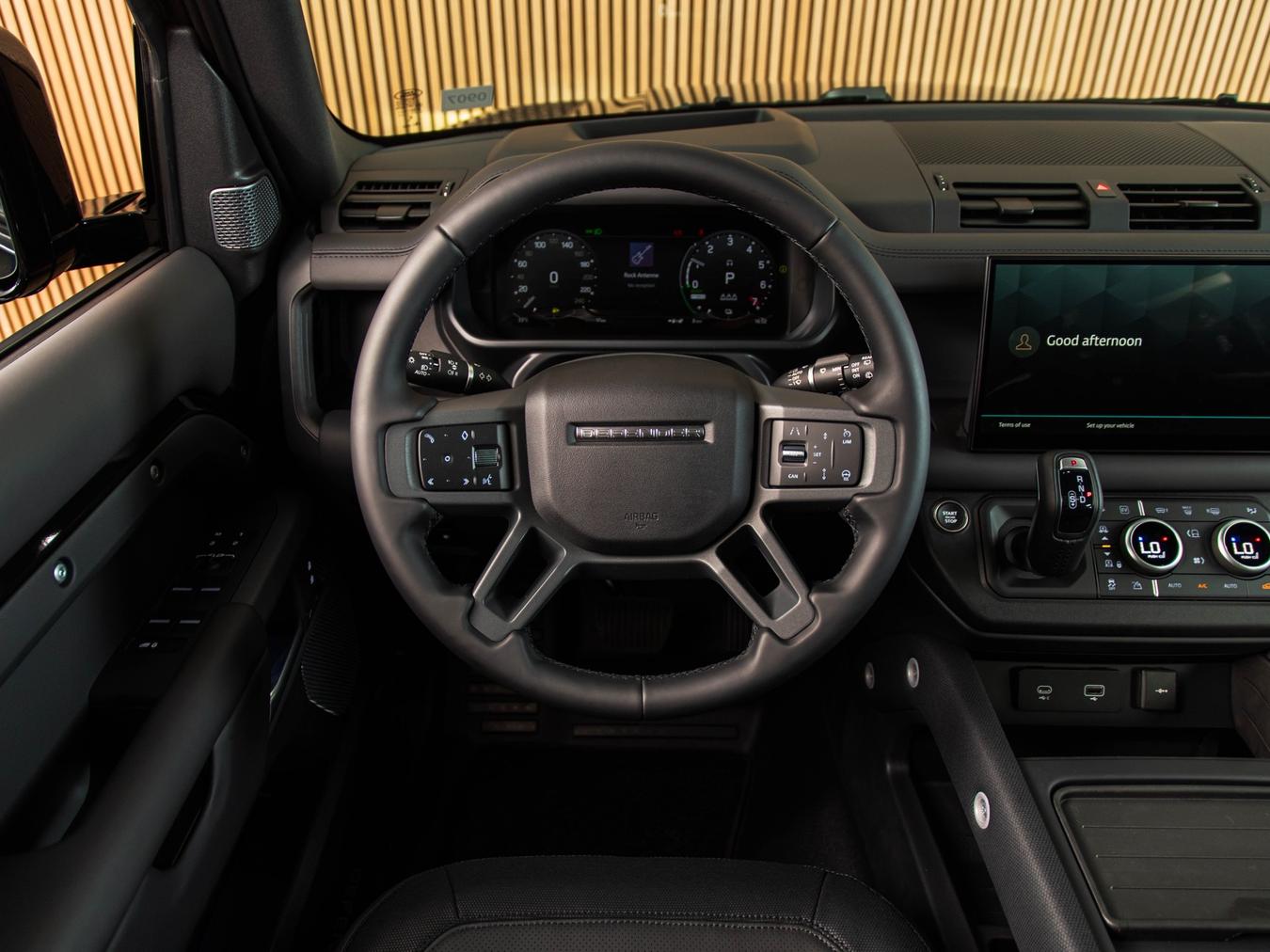 Land Rover Defender 110 X-Dynamic HSE P400e