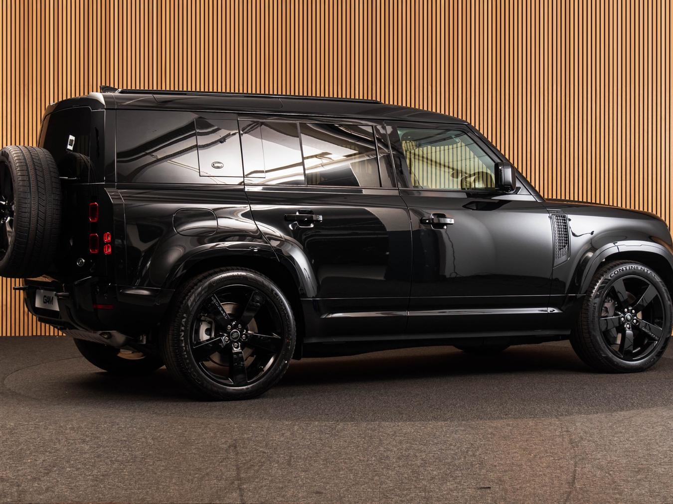 Land Rover Defender 110 X-Dynamic HSE P400e