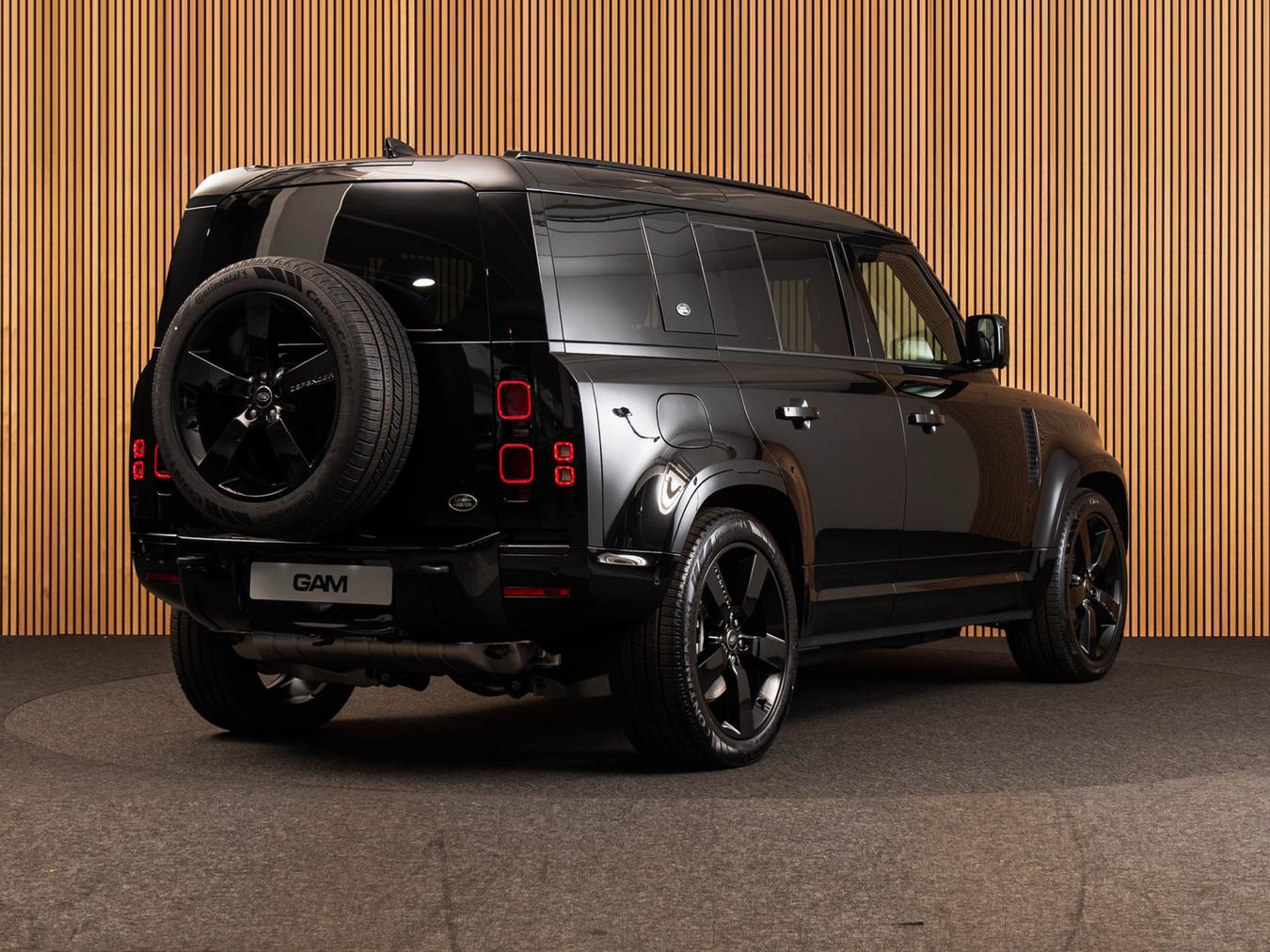Land Rover Defender 110 X-Dynamic HSE P400e