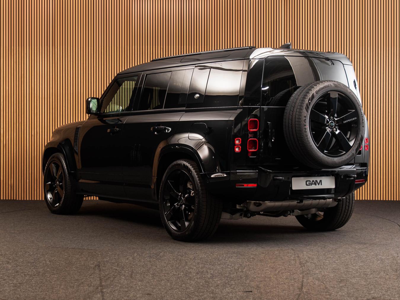Land Rover Defender 110 X-Dynamic HSE P400e