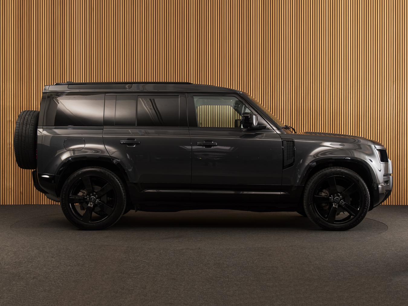 Land Rover Defender 110 Hard Top D250