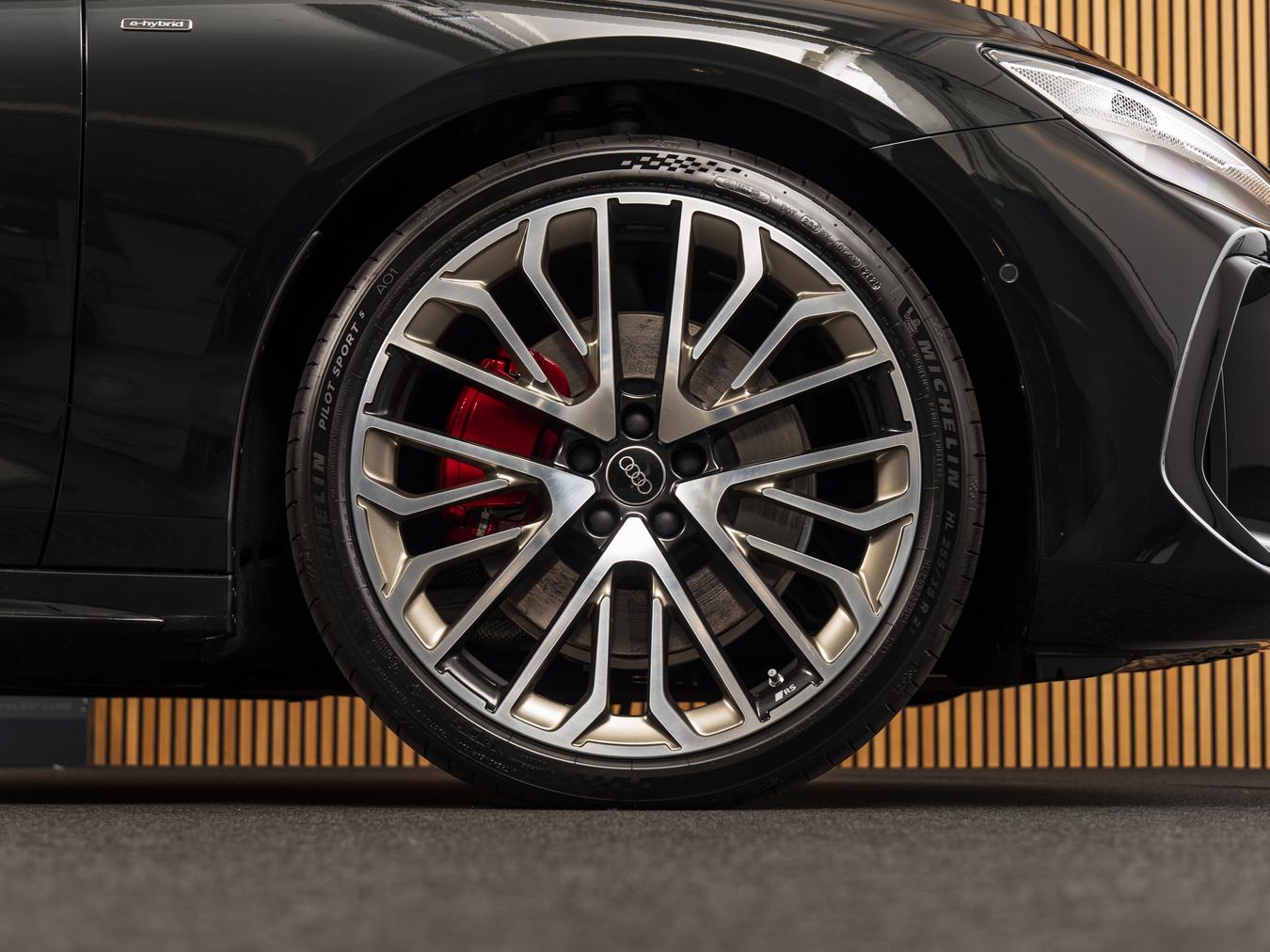 Audi A6 Avant e-hybrid quattro 220kw