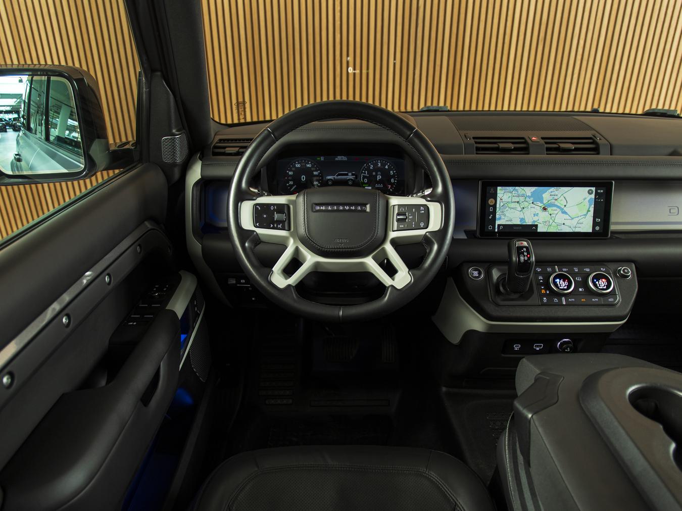 Land Rover Defender 110 X-Dynamic HSE P400e