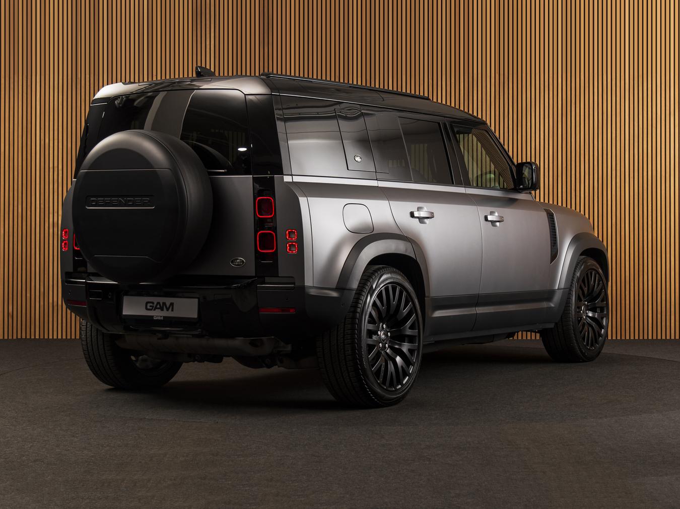 Land Rover Defender 110 X-Dynamic HSE P400e