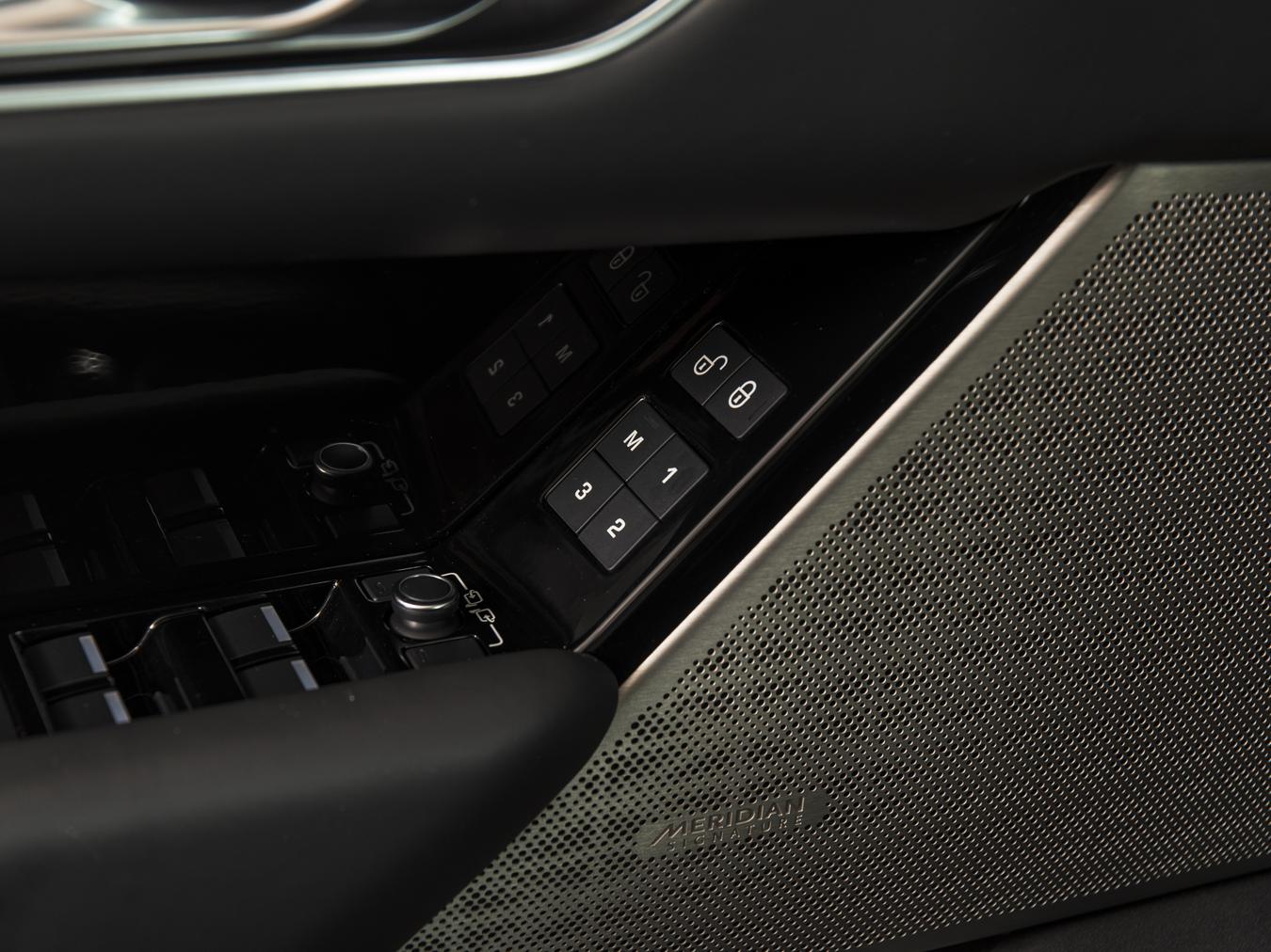 Land Rover Range Rover Velar D300 R-Dynamic HSE