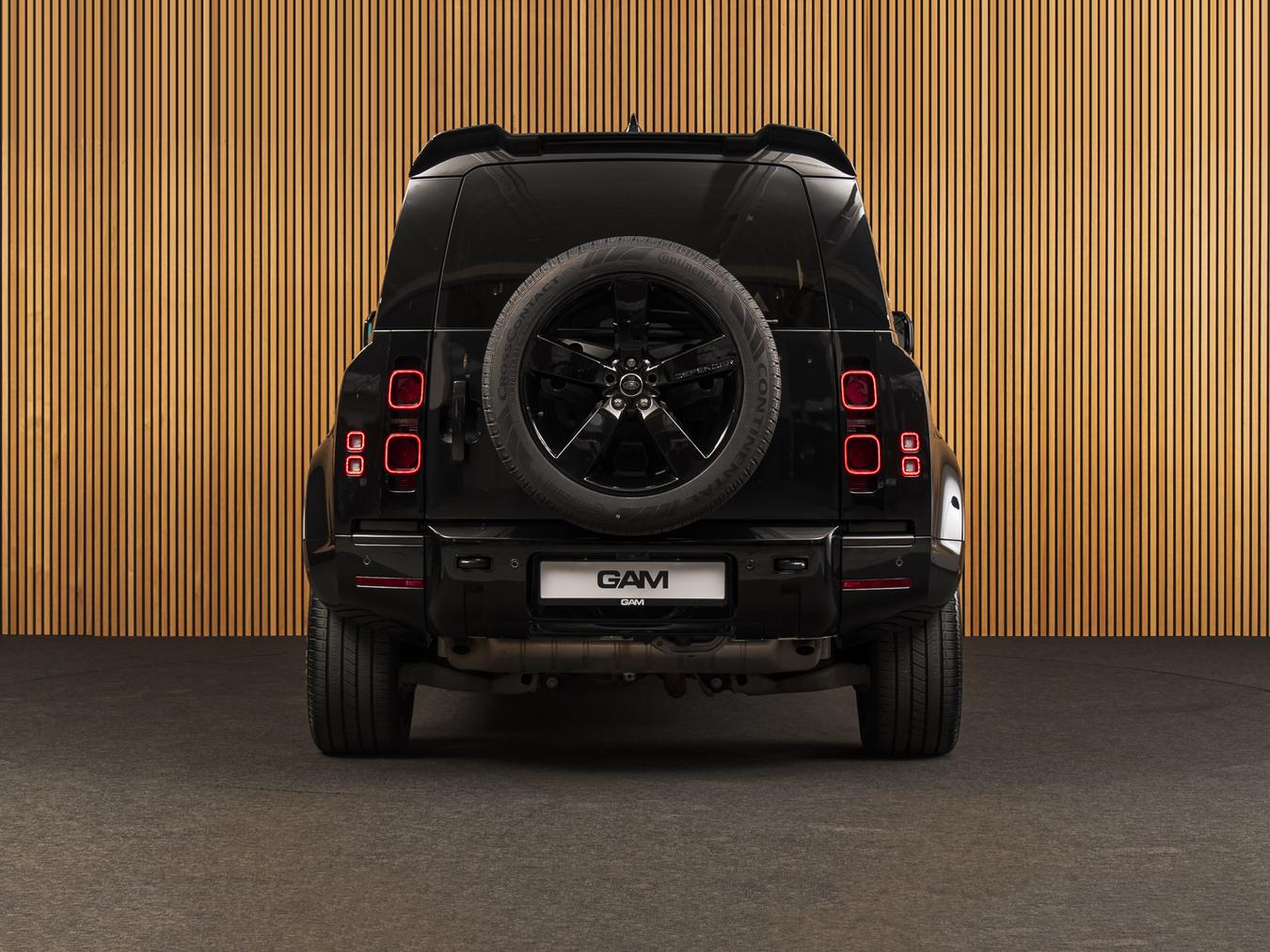 Land Rover Defender 110 X-Dynamic HSE P400e