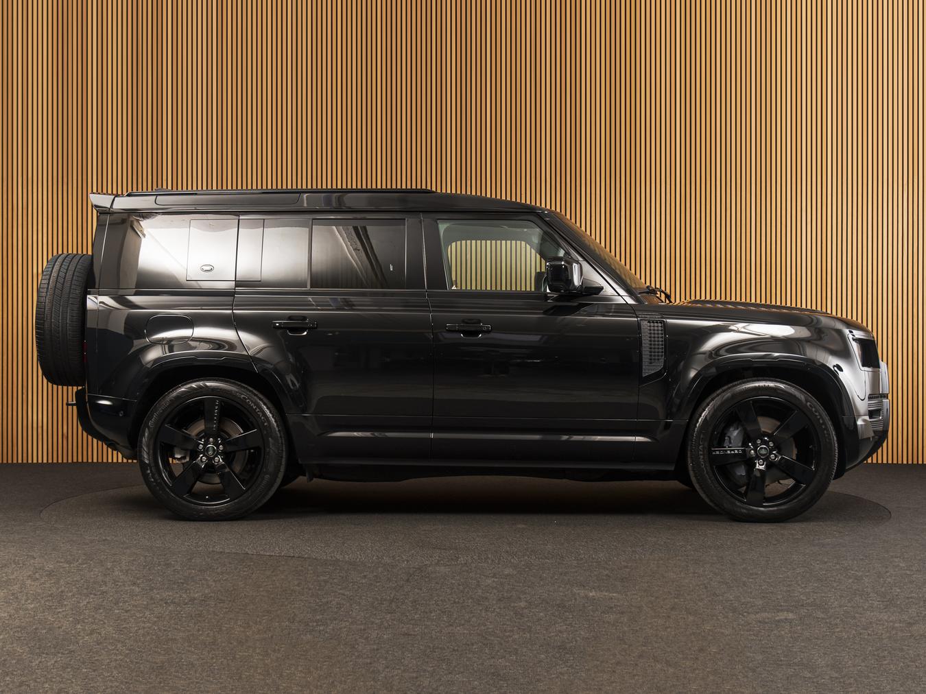 Land Rover Defender 110 X-Dynamic HSE P400e