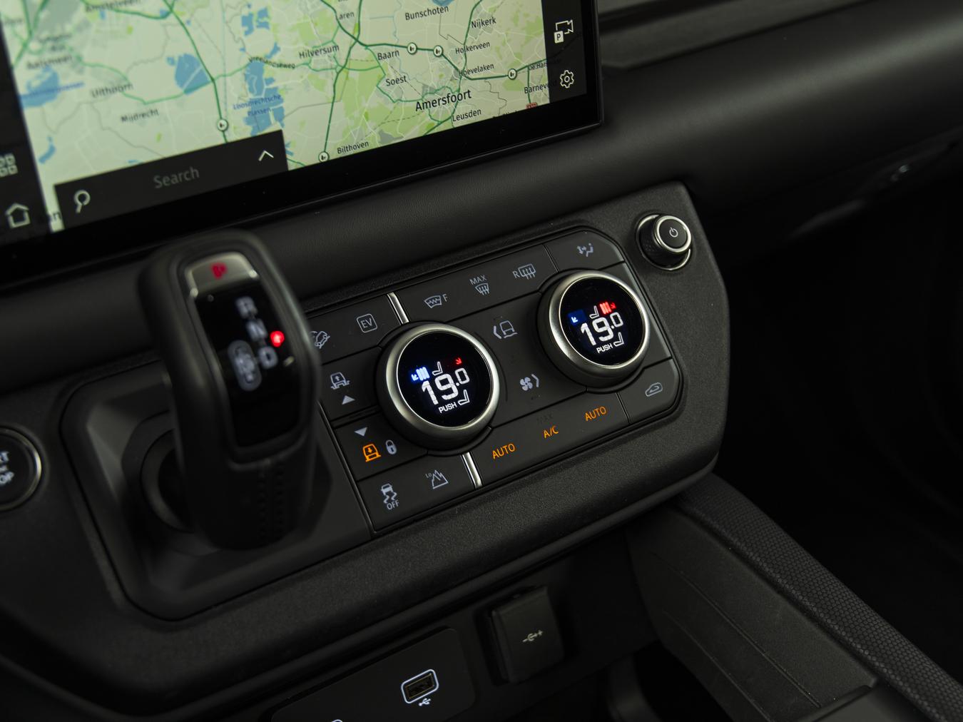 Land Rover Defender 110 X-Dynamic HSE P400e