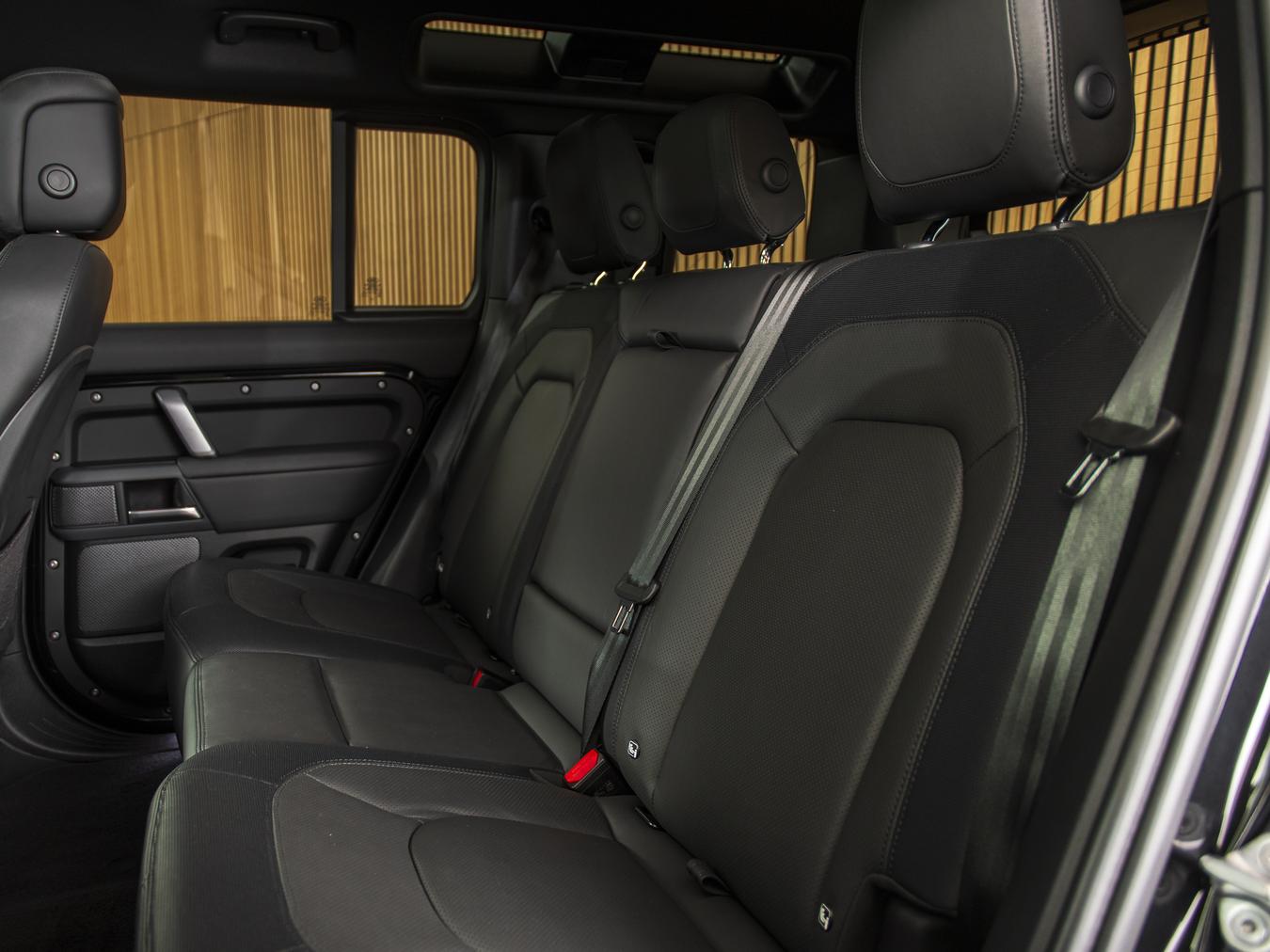 Land Rover Defender 110 X-Dynamic HSE P400e