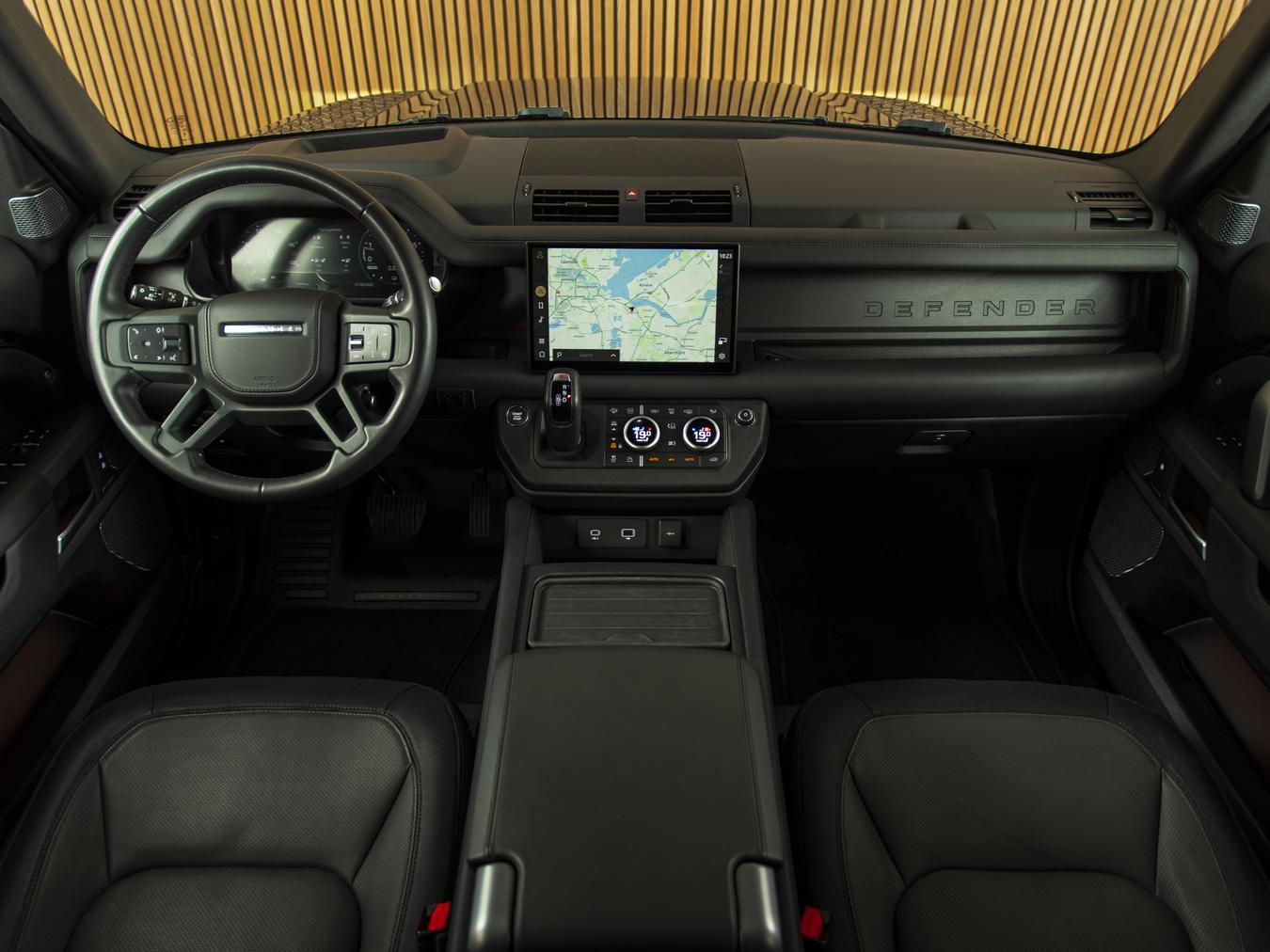 Land Rover Defender 110 X-Dynamic HSE P400e