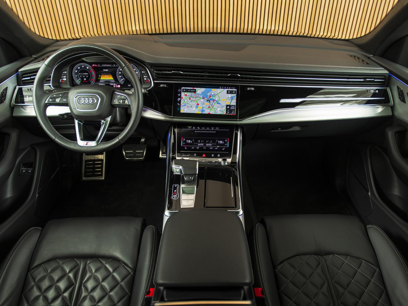 Audi Q8 55 TFSI-e Quattro S-Line