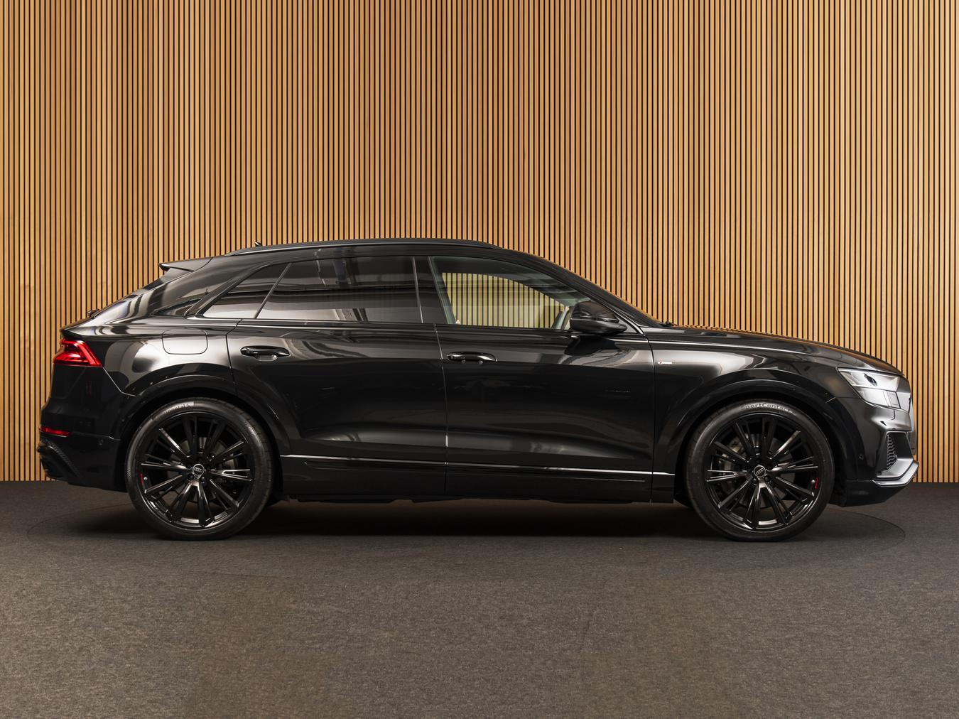 Audi Q8 55 TFSI-e Quattro S-Line