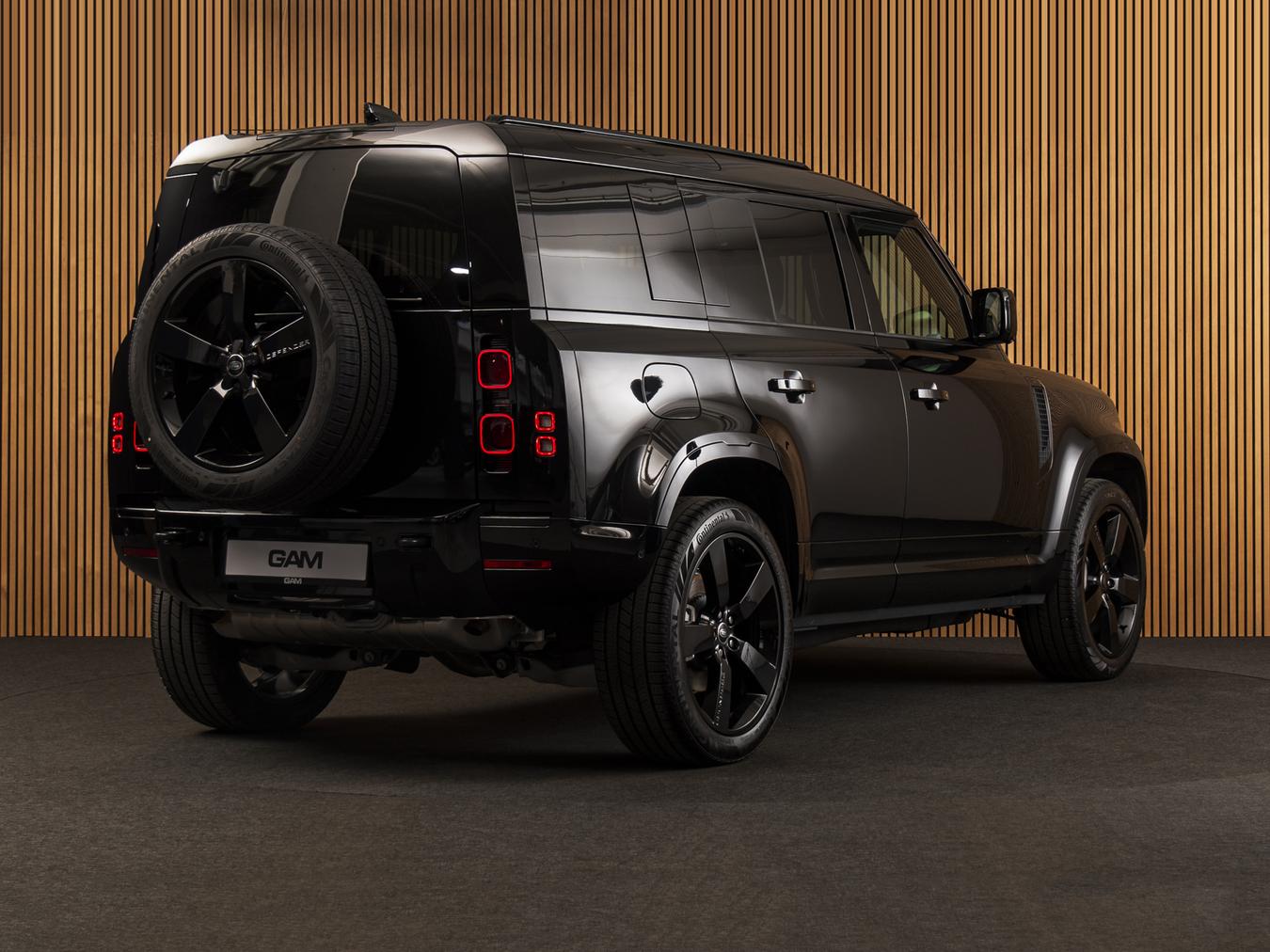 Land Rover Defender 110 X-Dynamic HSE P300e