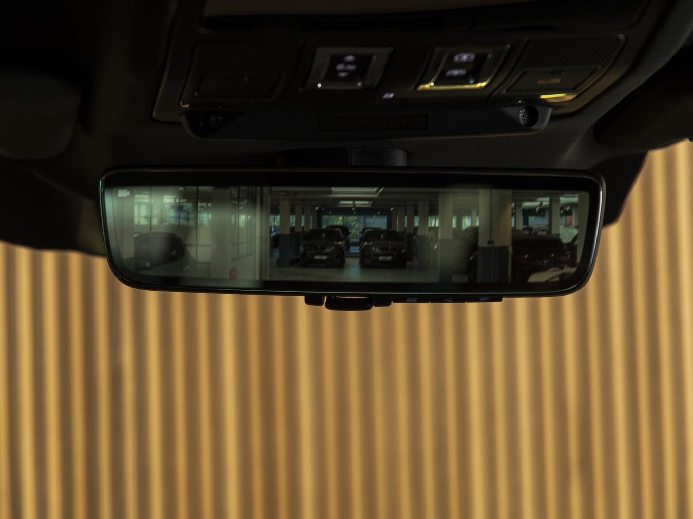 Land Rover Defender 110 X-Dynamic HSE P300e