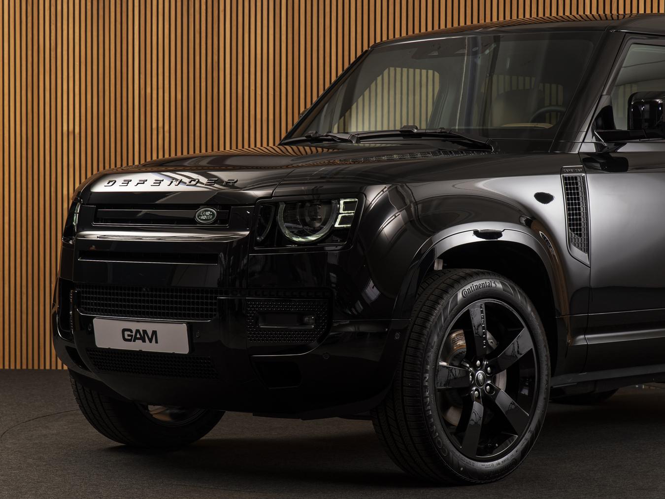 Land Rover Defender 110 X-Dynamic HSE P300e