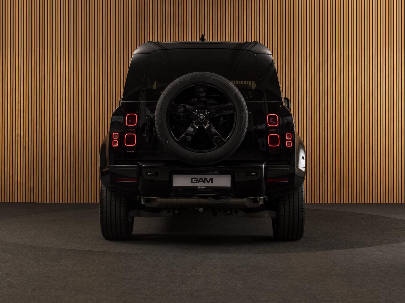 Land Rover Defender 110 X-Dynamic HSE P300e