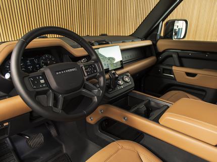 Land Rover Defender 110 X-Dynamic HSE P300e