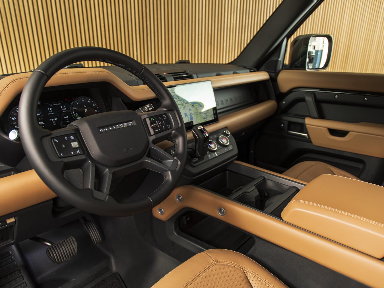 Land Rover Defender 110 X-Dynamic HSE P300e