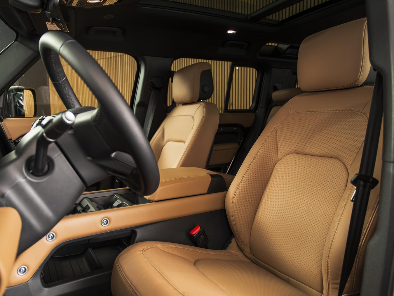 Land Rover Defender 110 X-Dynamic HSE P300e