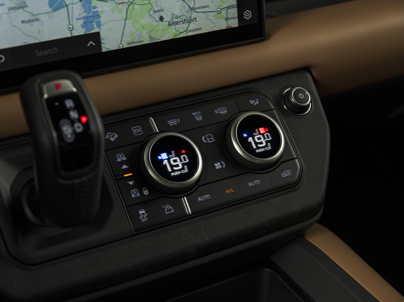 Land Rover Defender 110 X-Dynamic HSE P300e