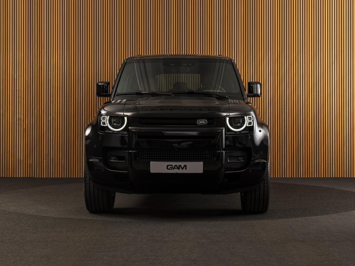 Land Rover Defender 110 X-Dynamic HSE P300e