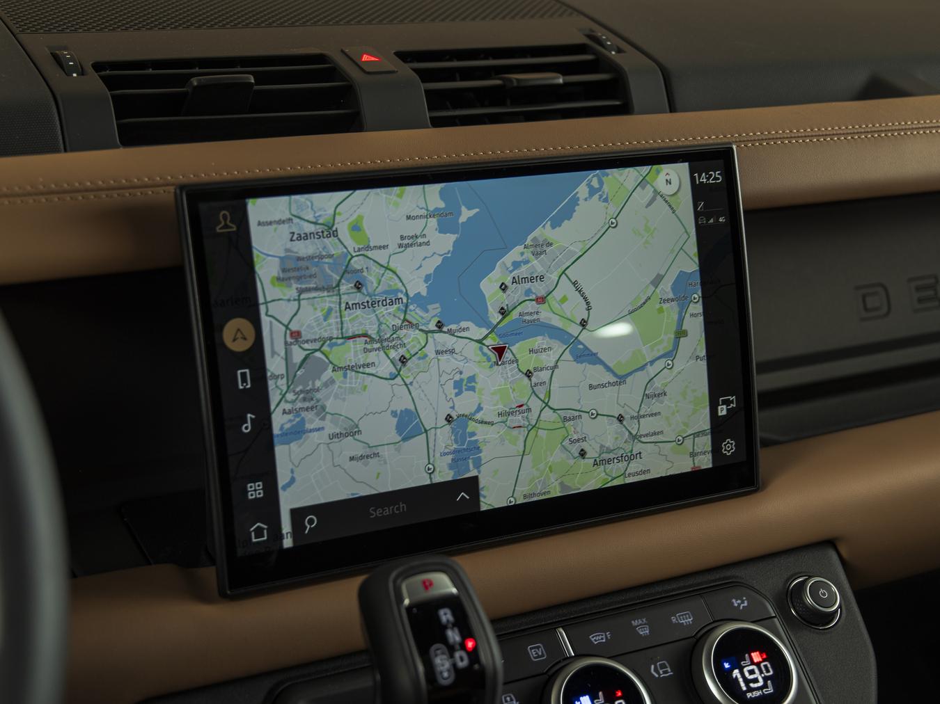 Land Rover Defender 110 X-Dynamic HSE P300e