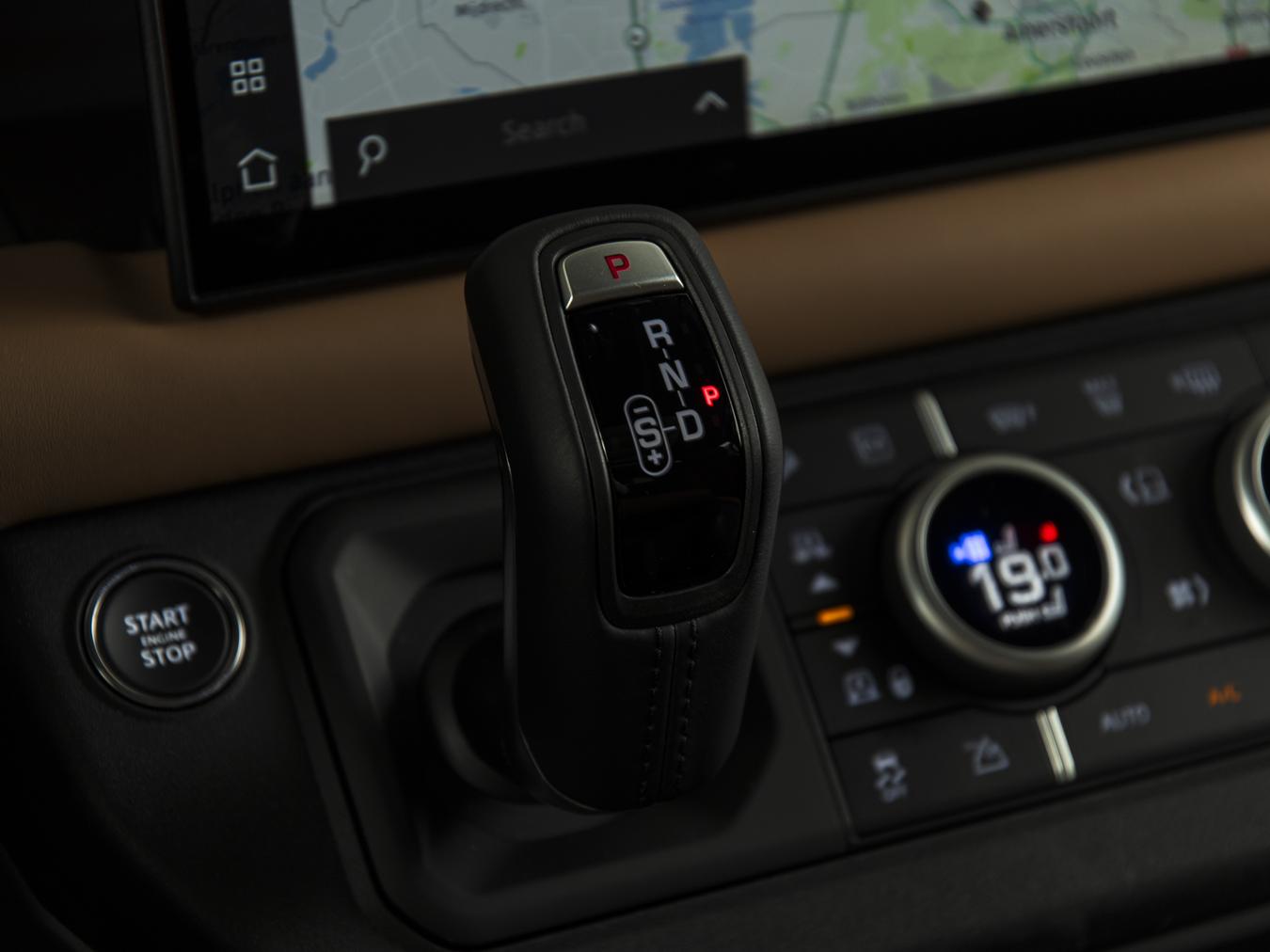 Land Rover Defender 110 X-Dynamic HSE P300e