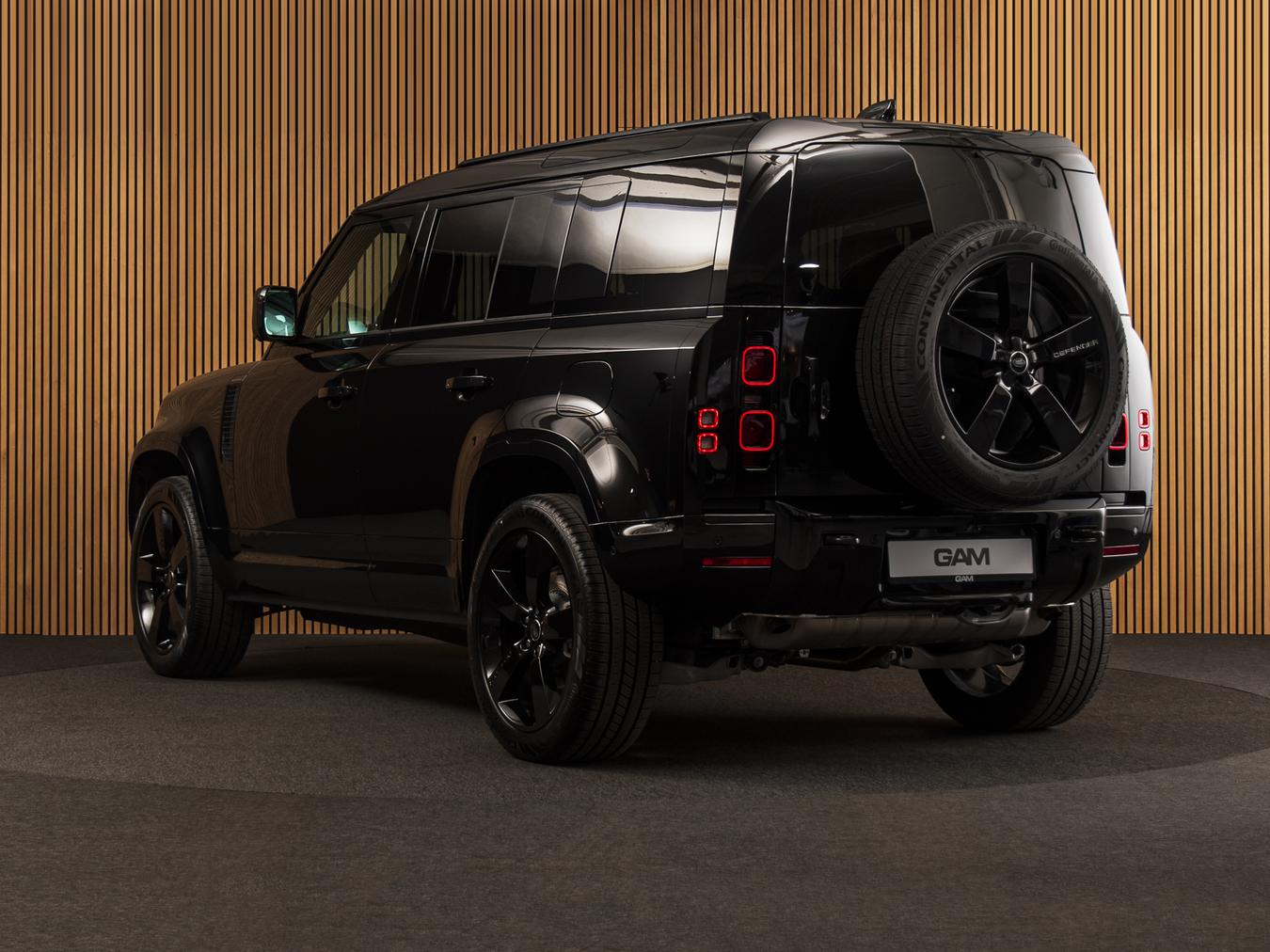 Land Rover Defender 110 X-Dynamic HSE P300e