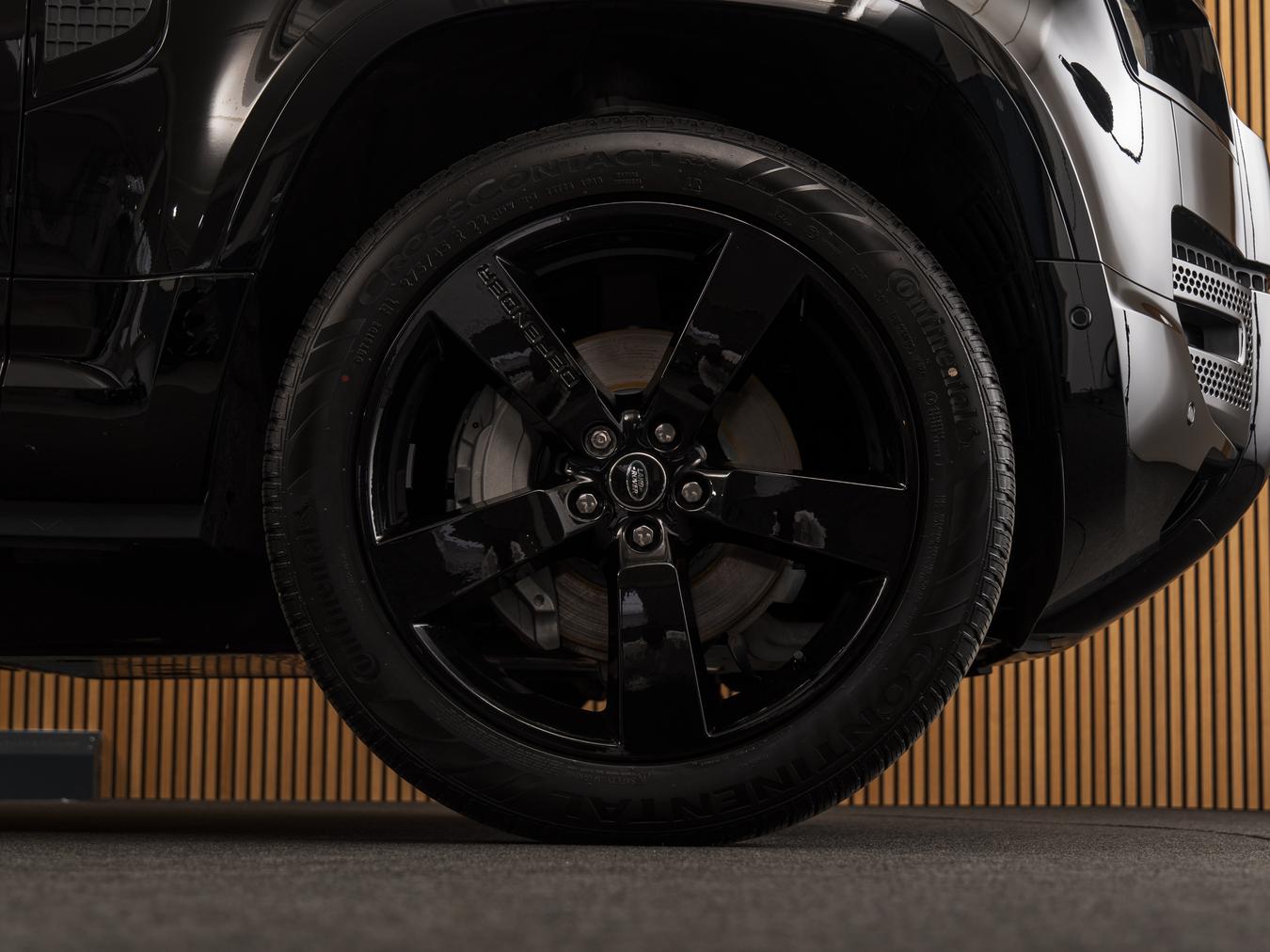 Land Rover Defender 110 X-Dynamic HSE P300e