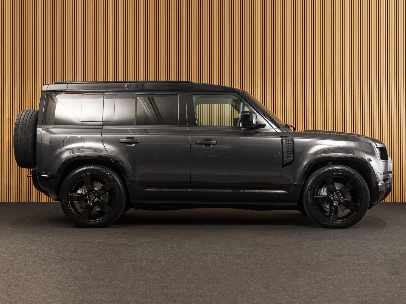 Land Rover Defender 110 X-Dynamic HSE P300e