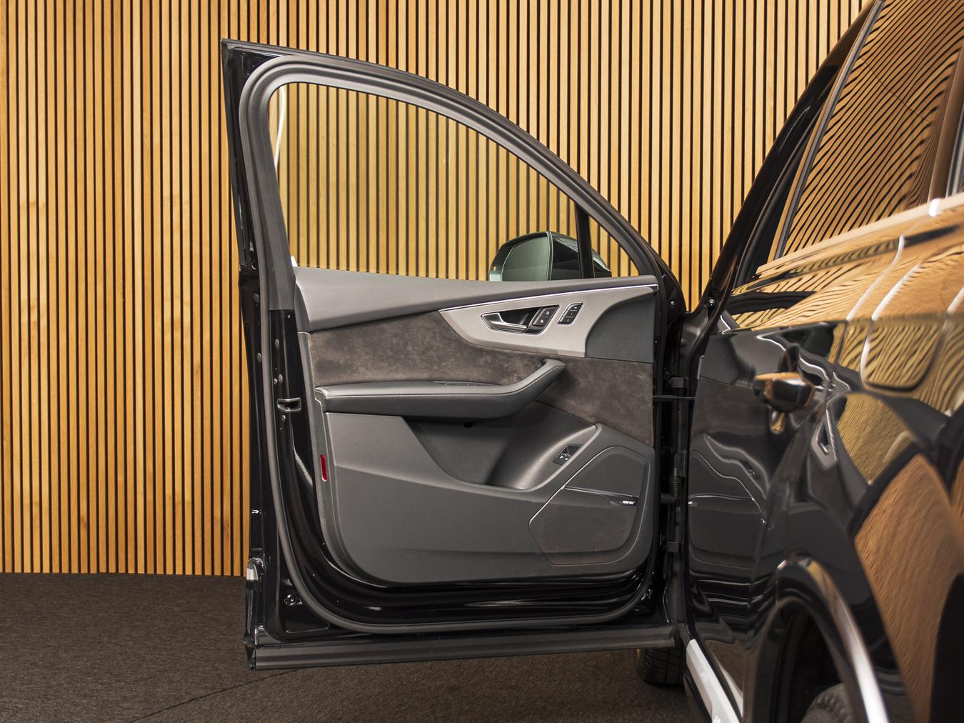 Audi Q7 55 TFSI-e Quattro S-Line