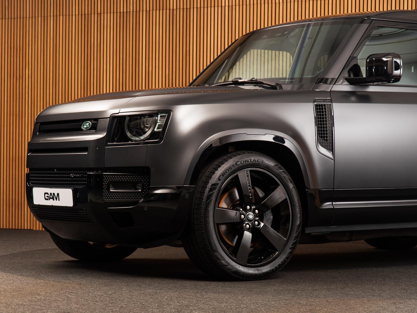 Land Rover Defender 110 X-Dynamic SE P400e