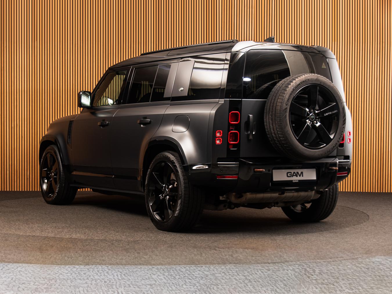 Land Rover Defender 110 X-Dynamic SE P400e