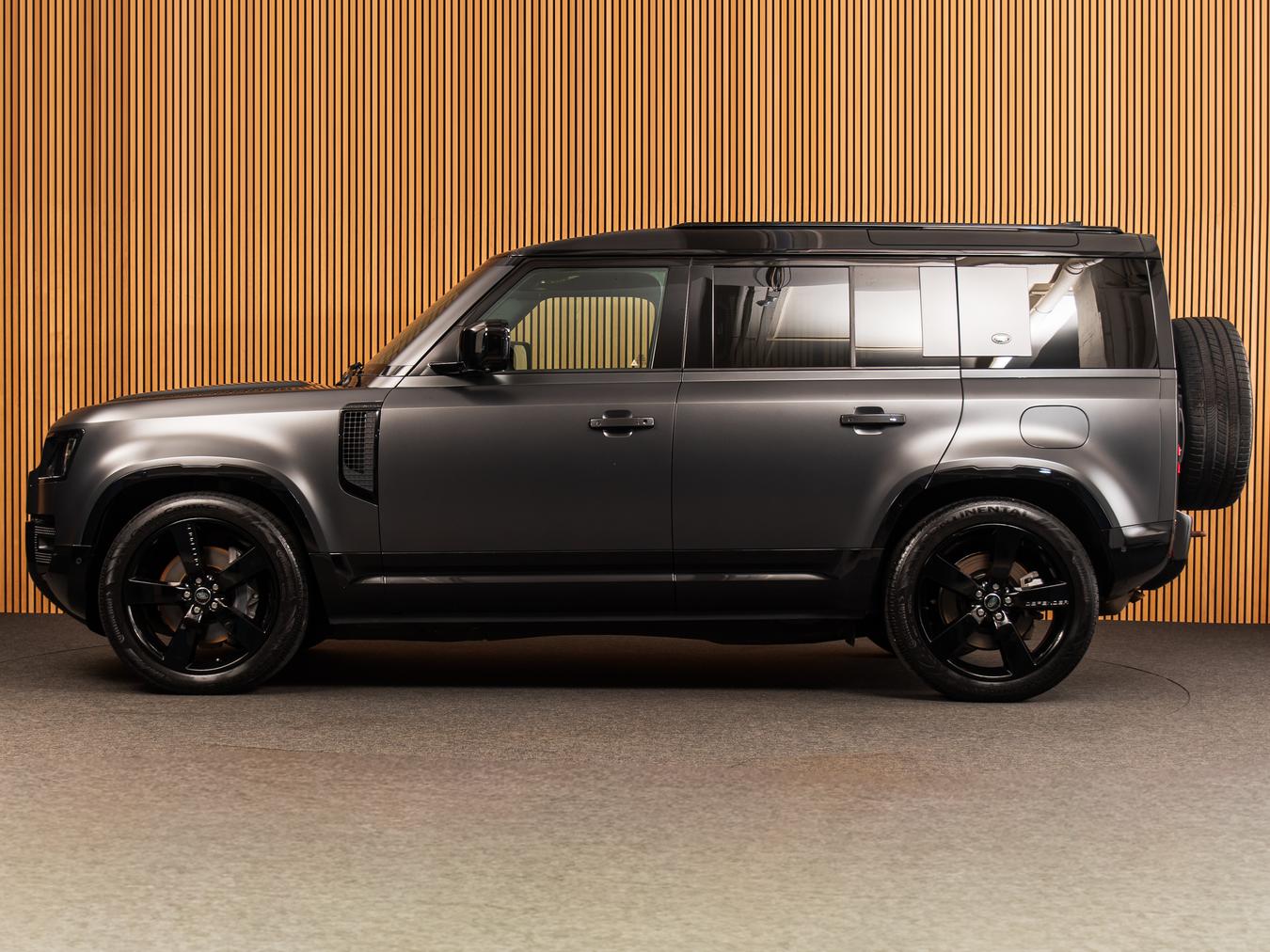 Land Rover Defender 110 X-Dynamic SE P400e