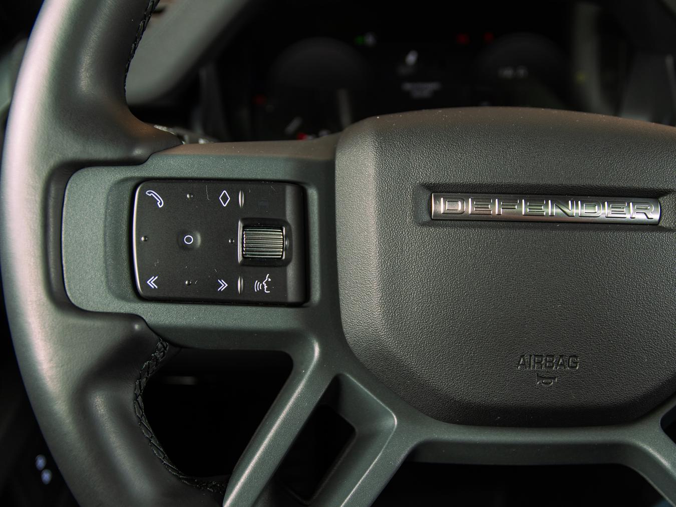 Land Rover Defender 110 X-Dynamic SE P400e