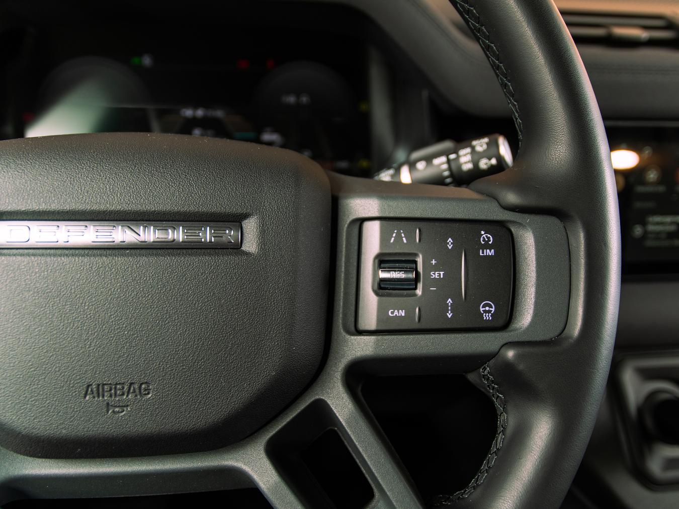 Land Rover Defender 110 X-Dynamic SE P400e