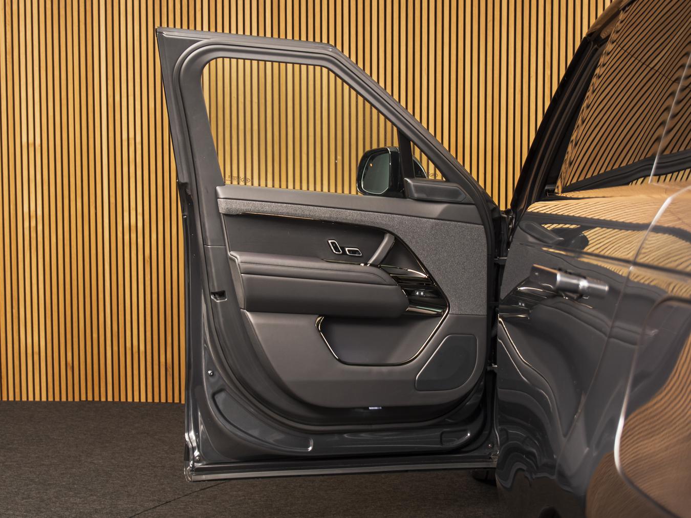 Land Rover Range Rover Sport P550e Autobiography