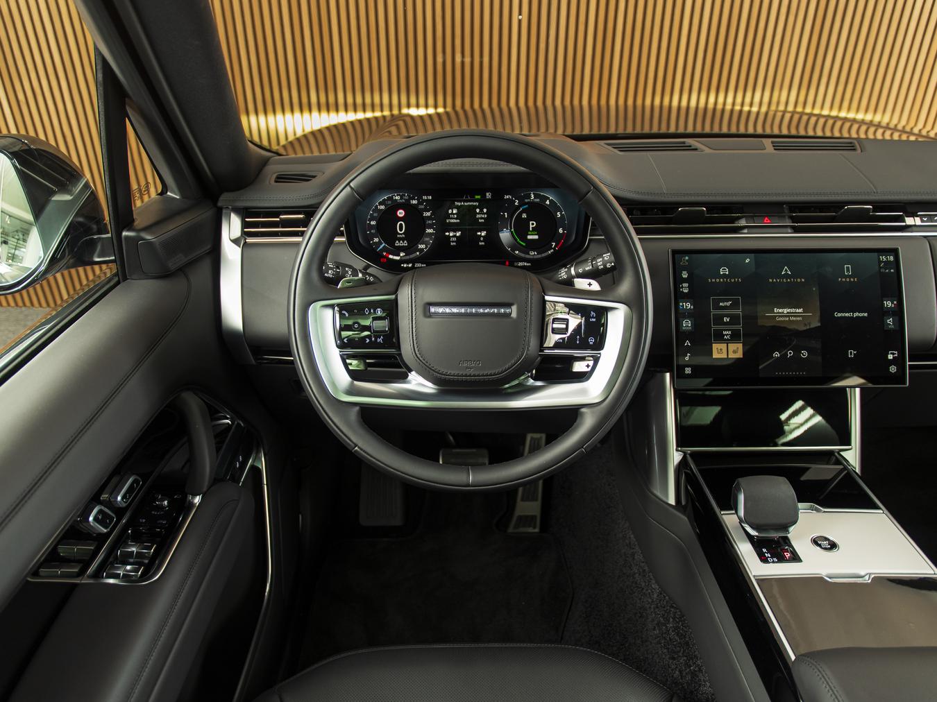 Land Rover Range Rover P460e HSE