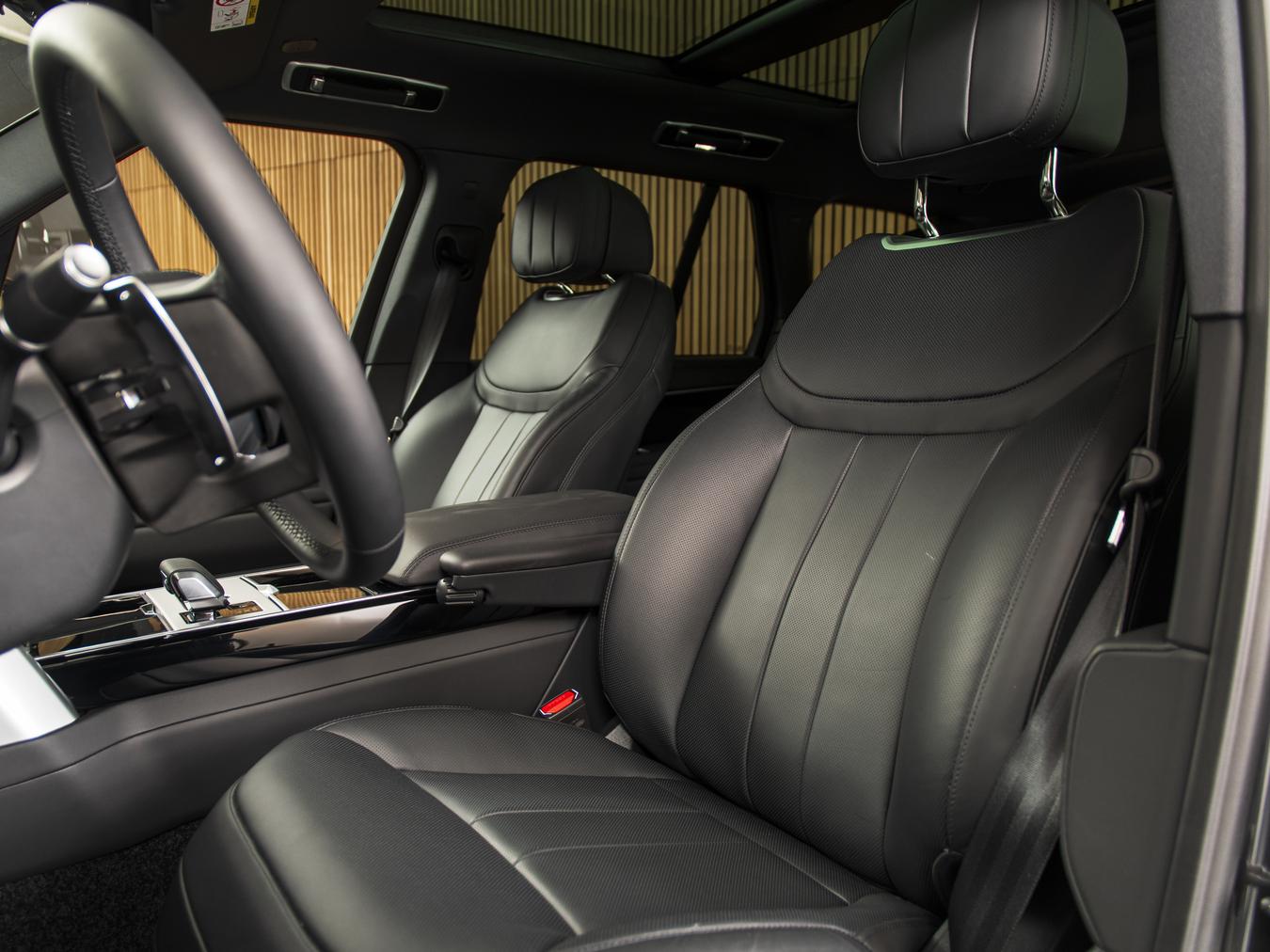 Land Rover Range Rover P460e HSE